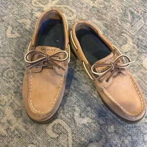 Sperry’s big kid size 4.